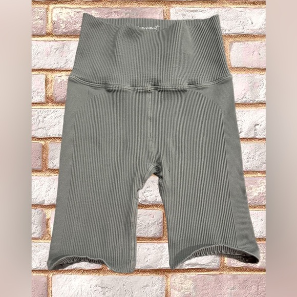 SALE🔥NWOT-- 🌿FP Movement Happiness Runs Bike Shorts – Sage Green (XS/S) - Picture 7 of 16